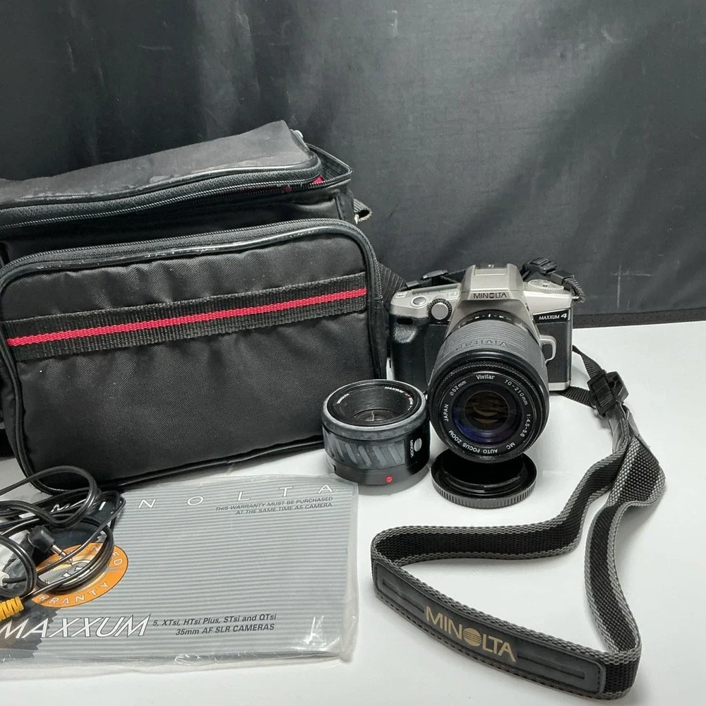 Minolta Maxxum 4 35mm Film Camera Lot w/ Minolta 50mm & Vivitar Lenses‎ Untested
